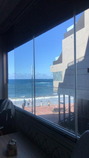 Vivienda vacacional en primera linea de playa y vistas al Mar y Piscina